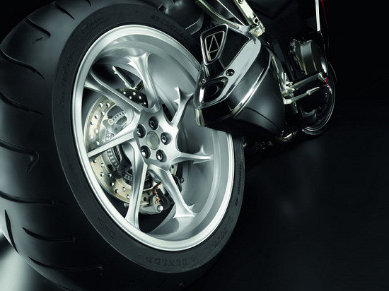 Honda VFR 1200 F 2010 test drive