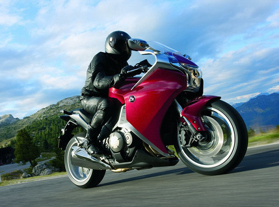 Honda VFR 1200 F 2010 test drive