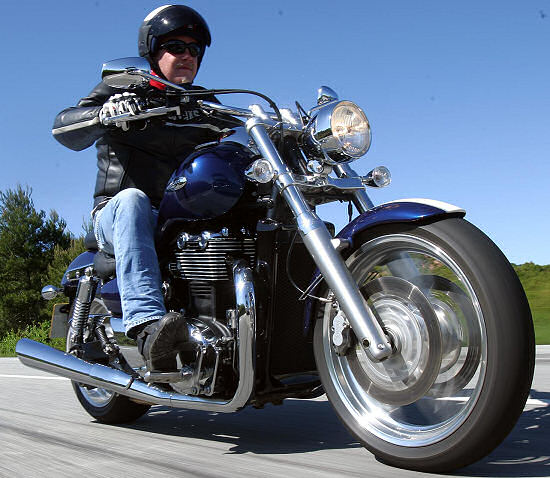 Triumph 1600 Thunderbird 2010 test drive