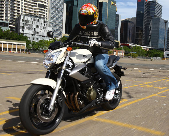 Yamaha XJ6 600 Naked 2009 test drive