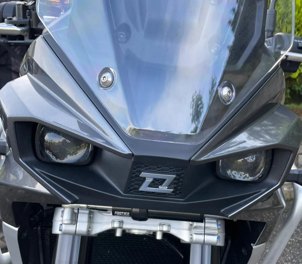 La tête de fourche de la Kove 800 X Pro