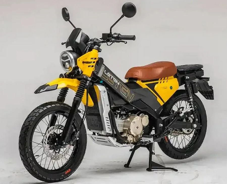 Une moto Leten LT190 jaune