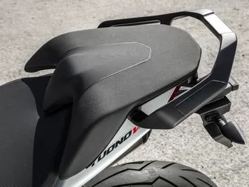 Aprilia 1100 TUONO V4 2021