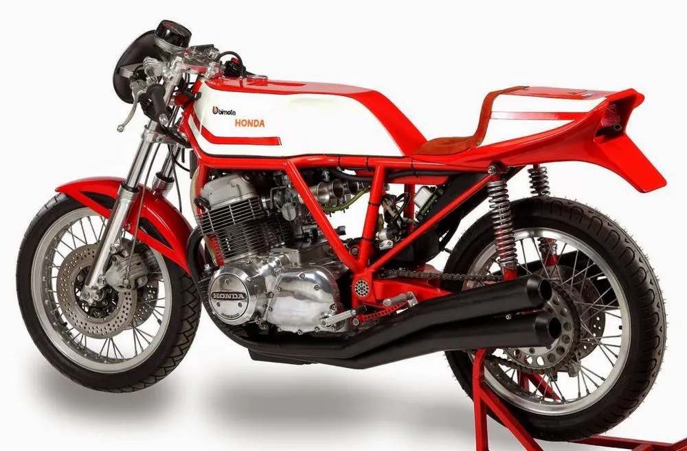 Une moto Bimota 750 HB1
