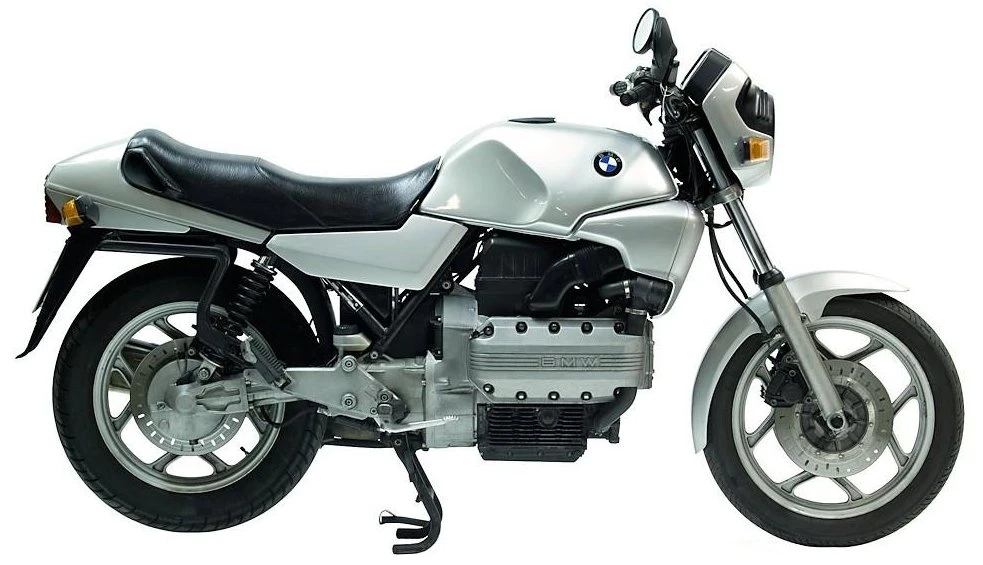 Une BMW K 100 vue de profil
