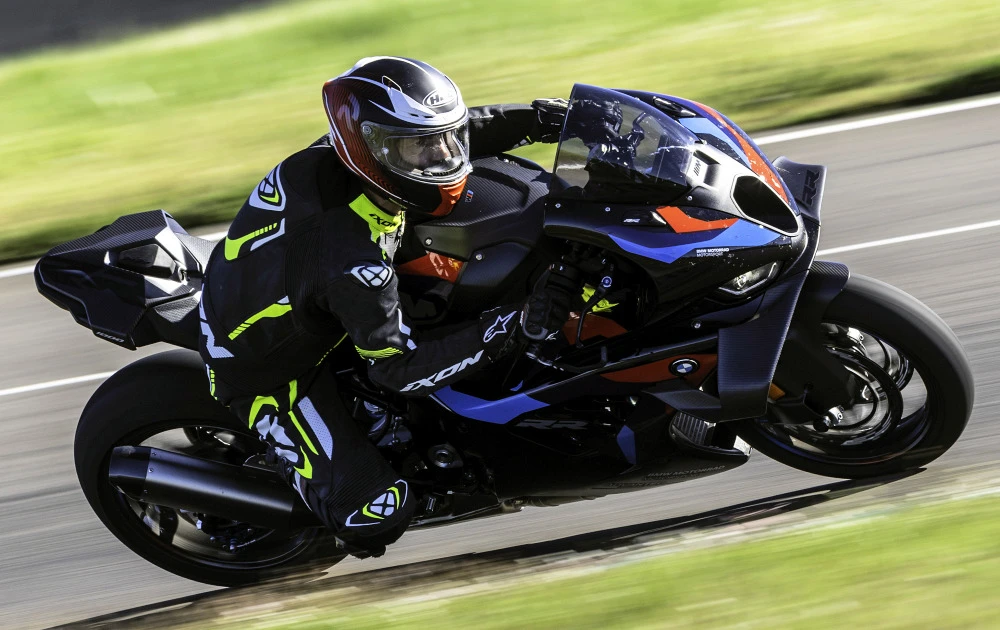 Essai de la BMW M 1000 RR 2025