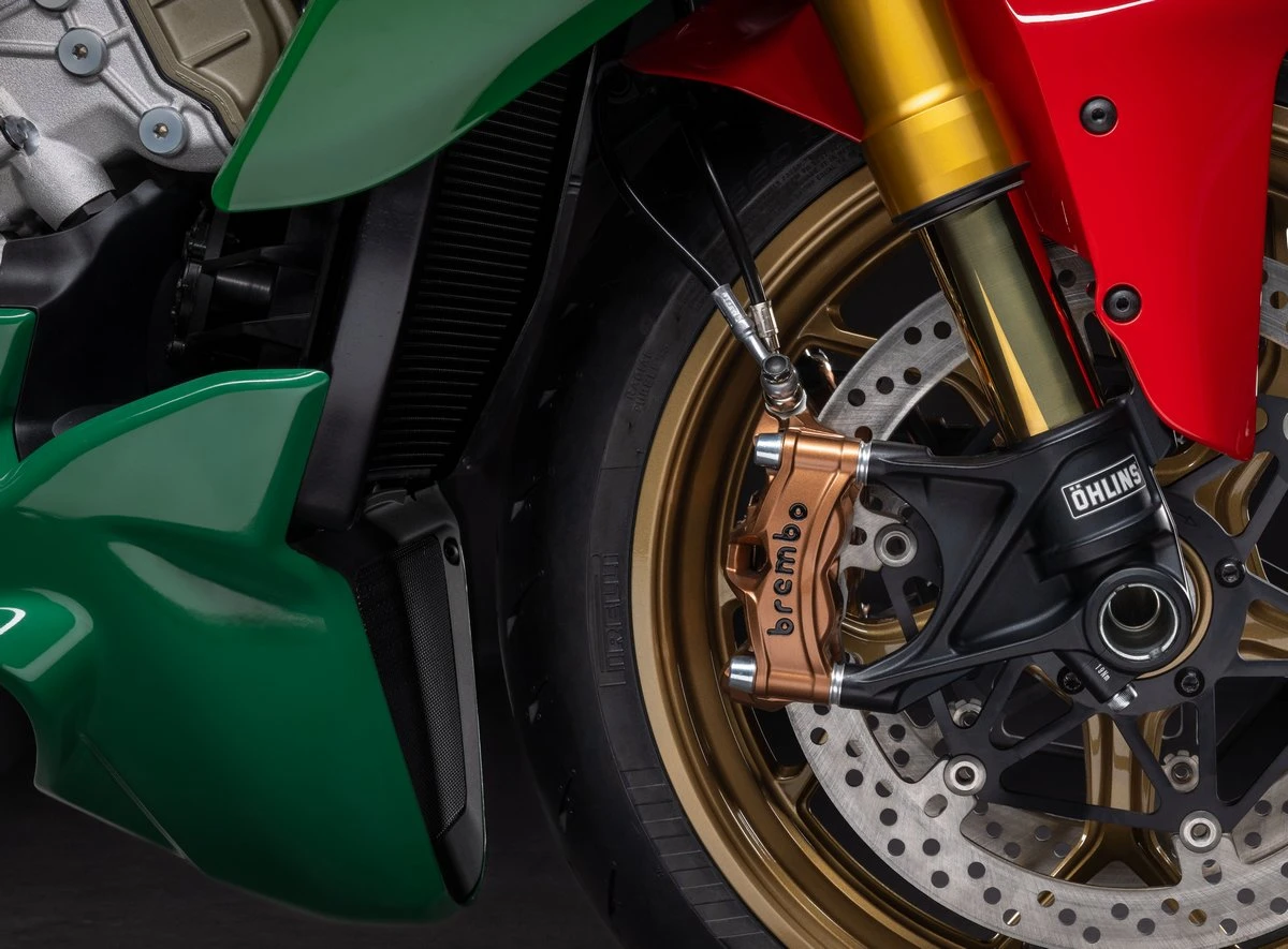 Les freins de la moto Ducati Diavel V4 RS Collezione 100