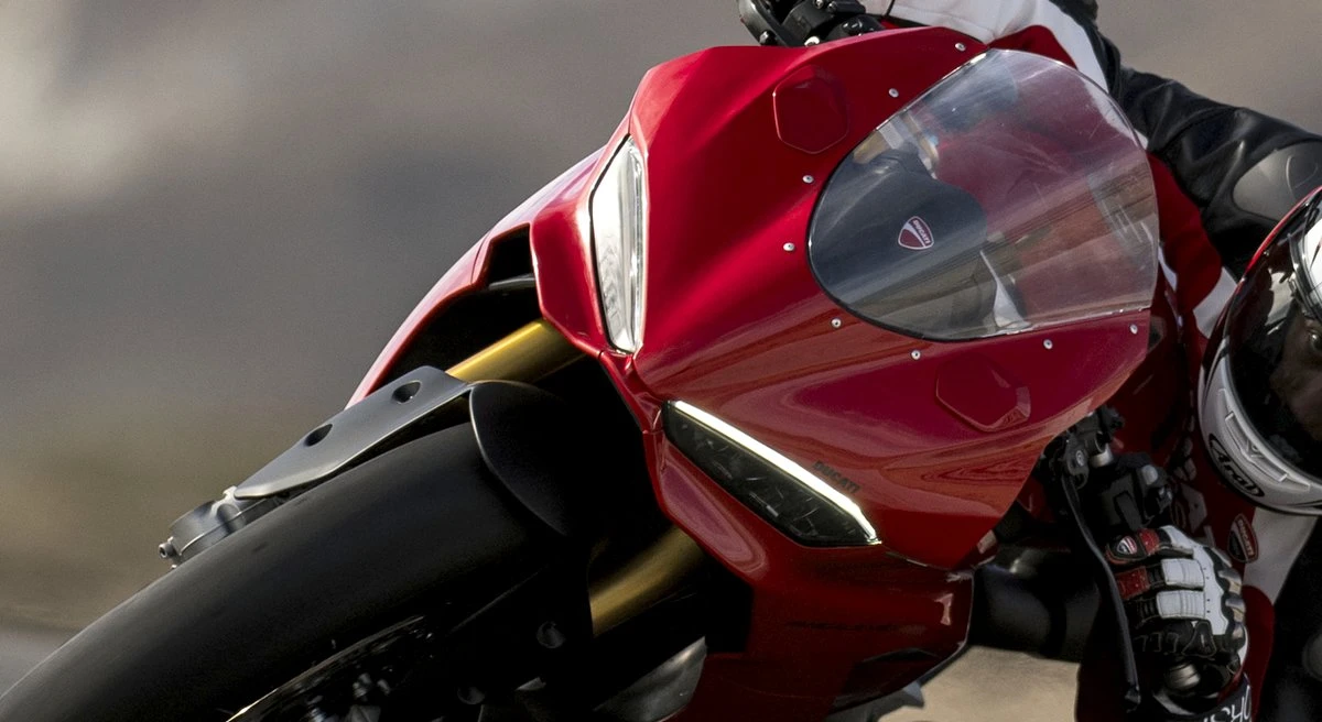 Ducati 890 Panigale V2  2025