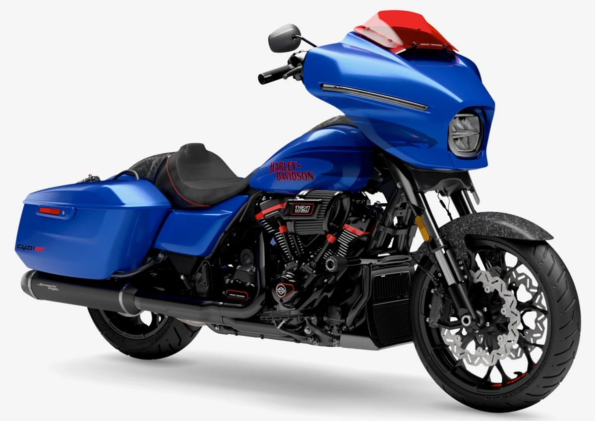 Une moto Harley-Davidson CVO 1980 Street Glide ST bleue