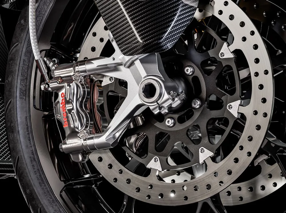 Harley-Davidson CVO 131 Road Glide RR - un freinage de compétition