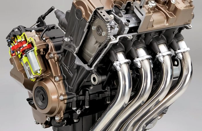 Honda CB 650 R 2024 - moteur et embrayage E-Clutch