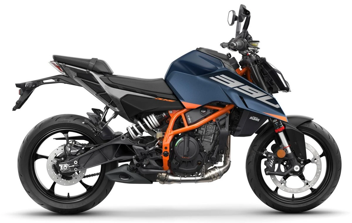 Une KTM 390 Duke bleue de 2026 vue de profil