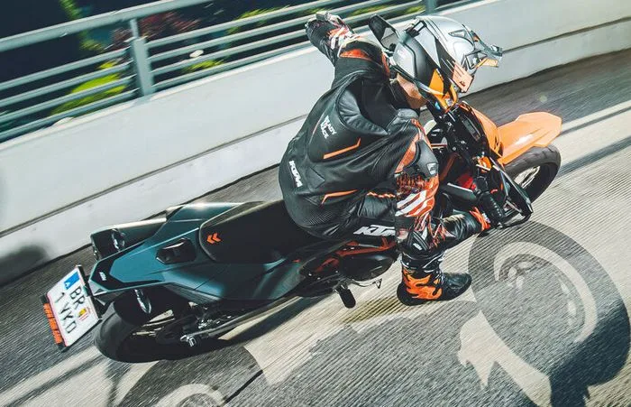 KTM 690 SMC R  2021