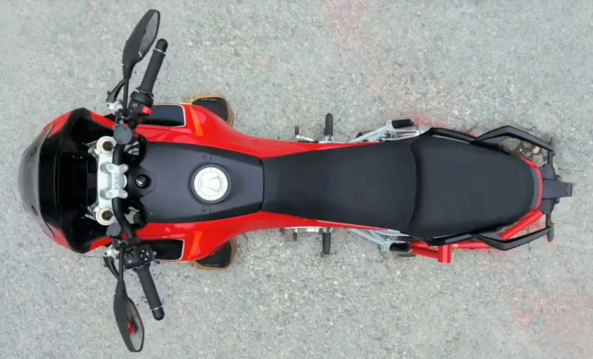 Moto-Guzzi V 100 Mandello Wind Tunnel
