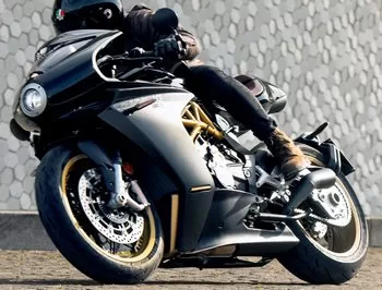 MV-Agusta Superveloce 800 S