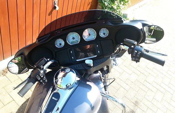 Harley-Davidson 1690 STREET GLIDE SPECIAL FLHXS 2016 test drive
