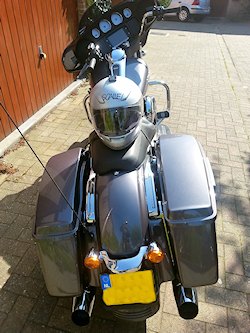 Harley-Davidson 1690 STREET GLIDE SPECIAL FLHXS 2016 test drive
