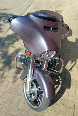 Harley-Davidson 1690 STREET GLIDE SPECIAL FLHXS 2016 test drive