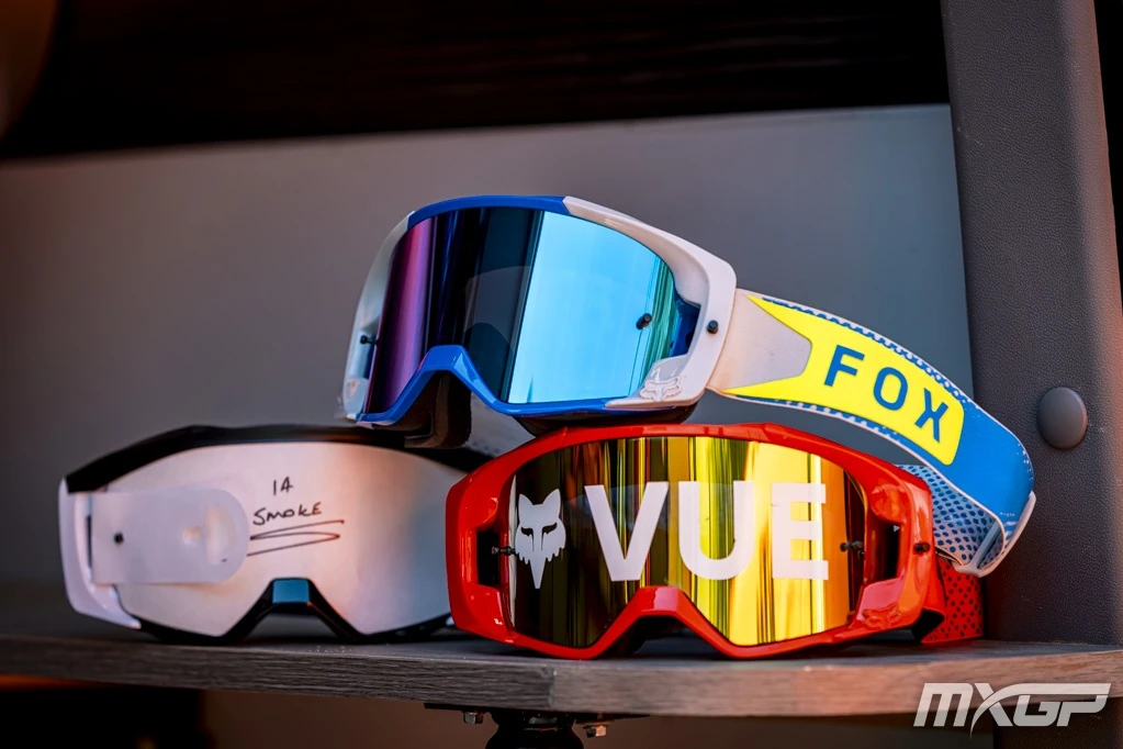 3 masques de motocross de la marque FOX