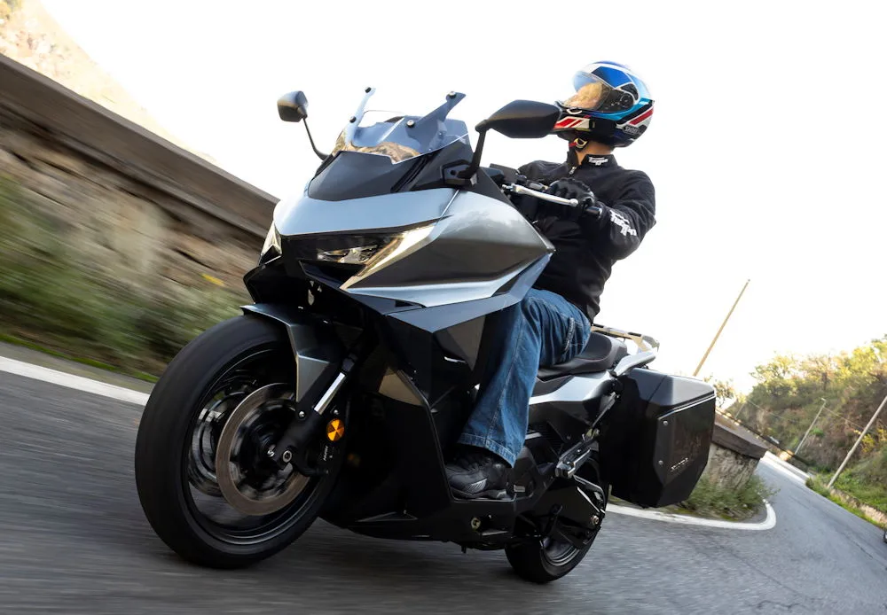 Un scooter Honda Forza 750