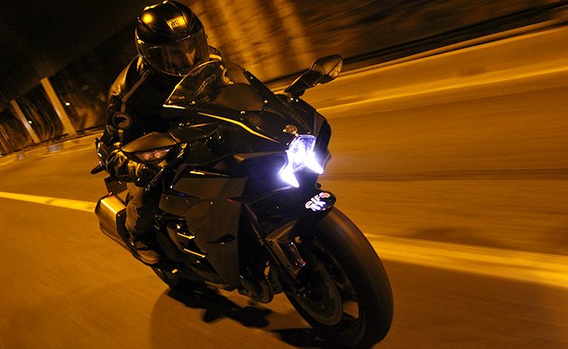Kawasaki NINJA H2 2016 test drive