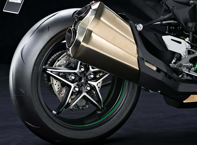 Kawasaki NINJA H2 2016 test drive