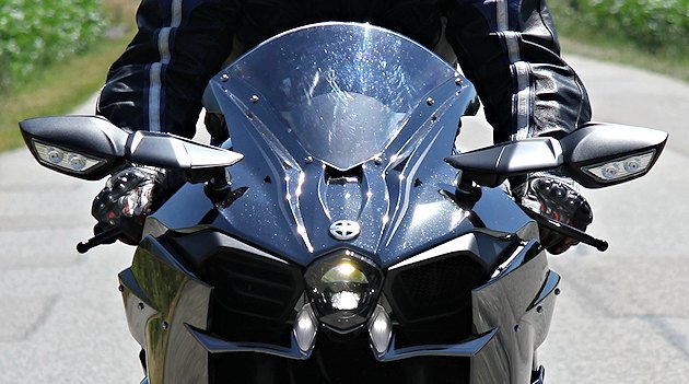 Kawasaki NINJA H2 2016 test drive