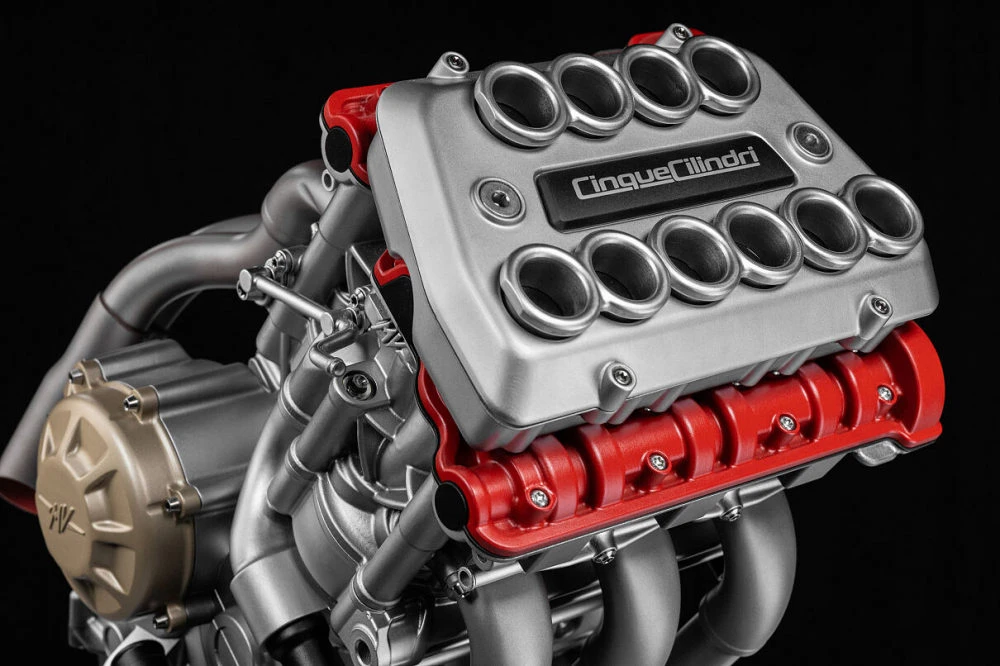 La culasse moteur 5-cylindres MV-Agusta