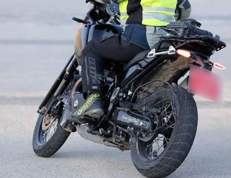 Royal-Enfield-Himalayan-750-2roues