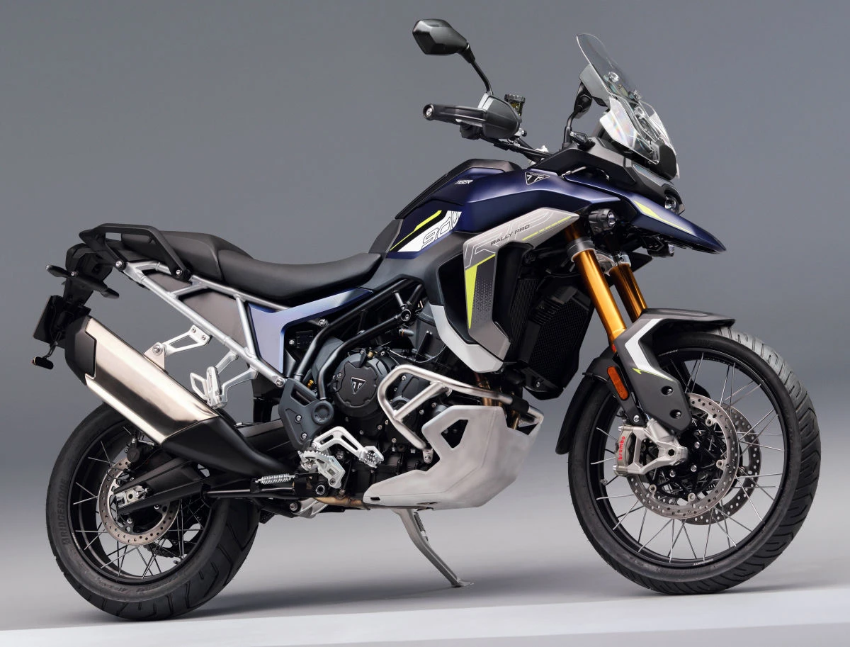 Une moto Triumph Tiger 900 Rally Pro 2027