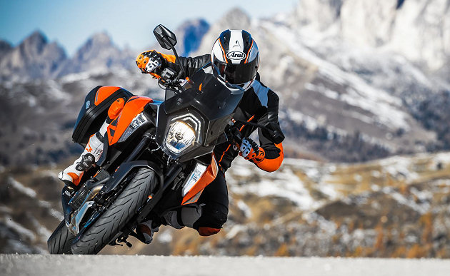 KTM 1290 SUPERDUKE GT 2016