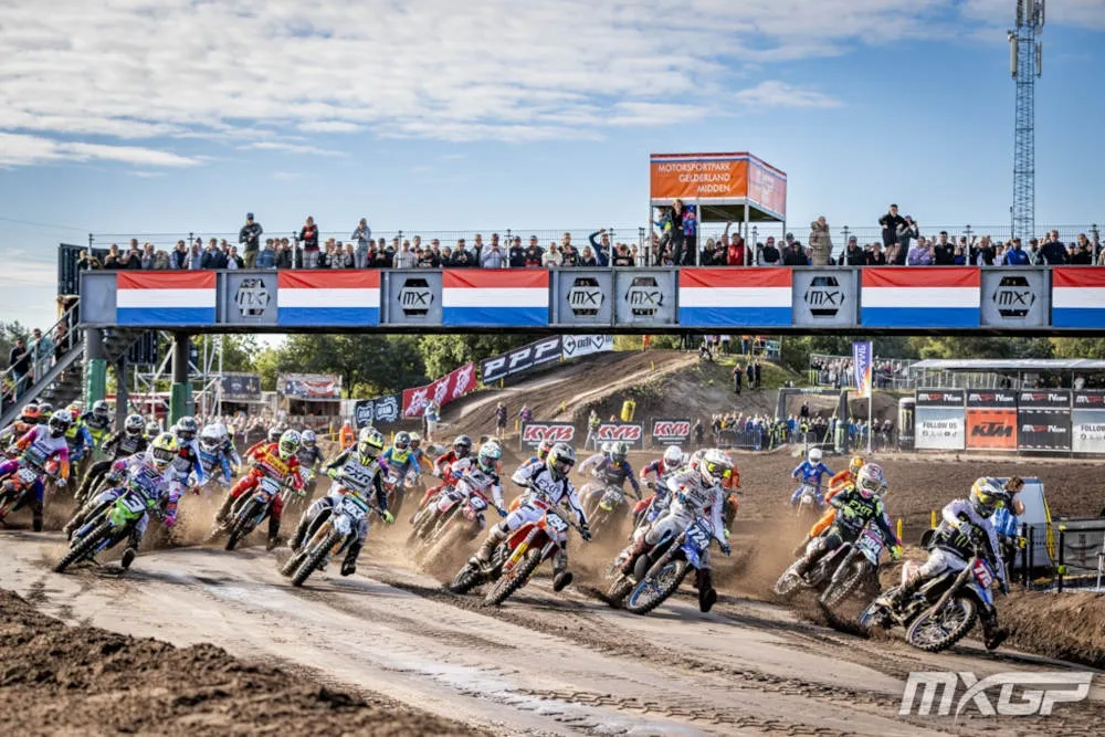Départ de la course 250cc