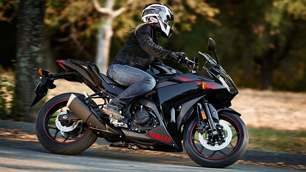 ヤマハ　YZF R3 2016年 2016 Yamaha R3 Review - YouTube