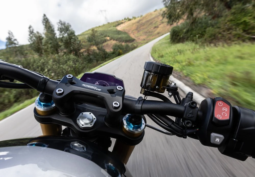 Essai de la Triumph 1200 Speed Triple RS 2025