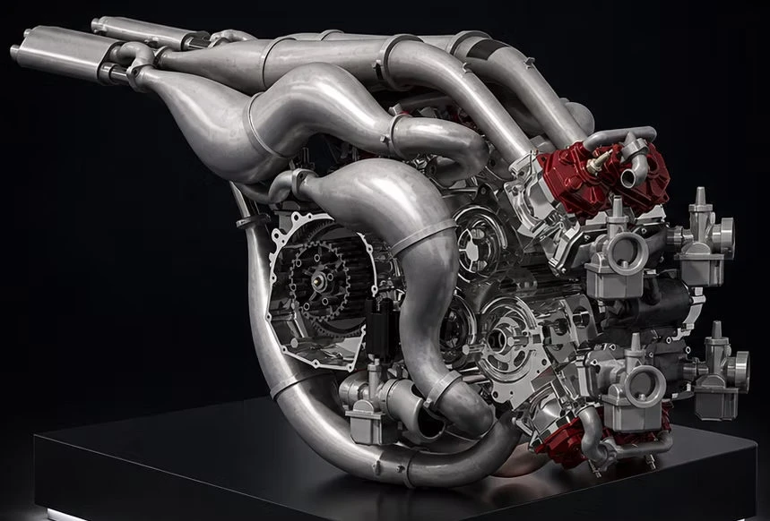 Une moteur 8 cylindres 2-temps de la moto Veloce Aperion.