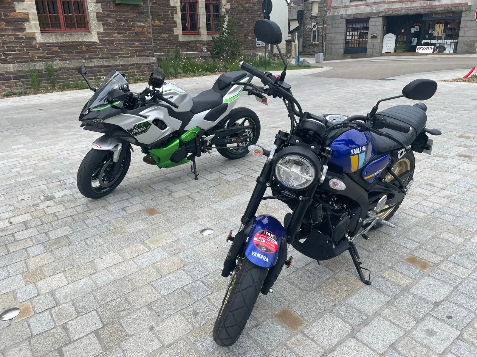 Motoplanete's test of the Yamaha XSR 125 2024