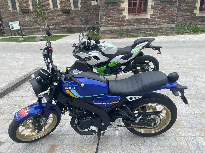Motoplanete's test of the Yamaha XSR 125 2024