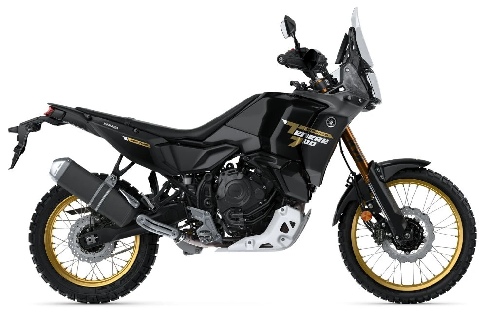 Une Yamaha 700 Ténéré World Raid 2026 en photo studio